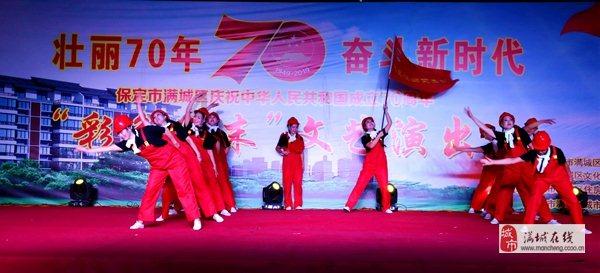 逃离昏暗的废弃城