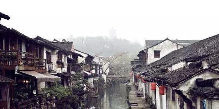 昨晚董宇辉的“丈母娘”们集体守店，点赞破亿，吃播卷出新高度